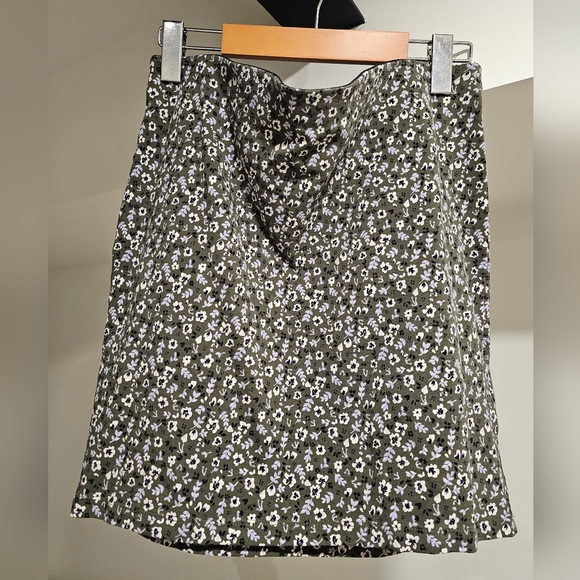 Y2K Mini Skirt - Picture 1 of 3